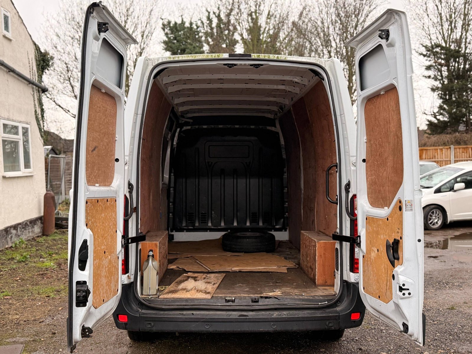 
								VAUXHALL MOVANO 2.3 2021 White full									