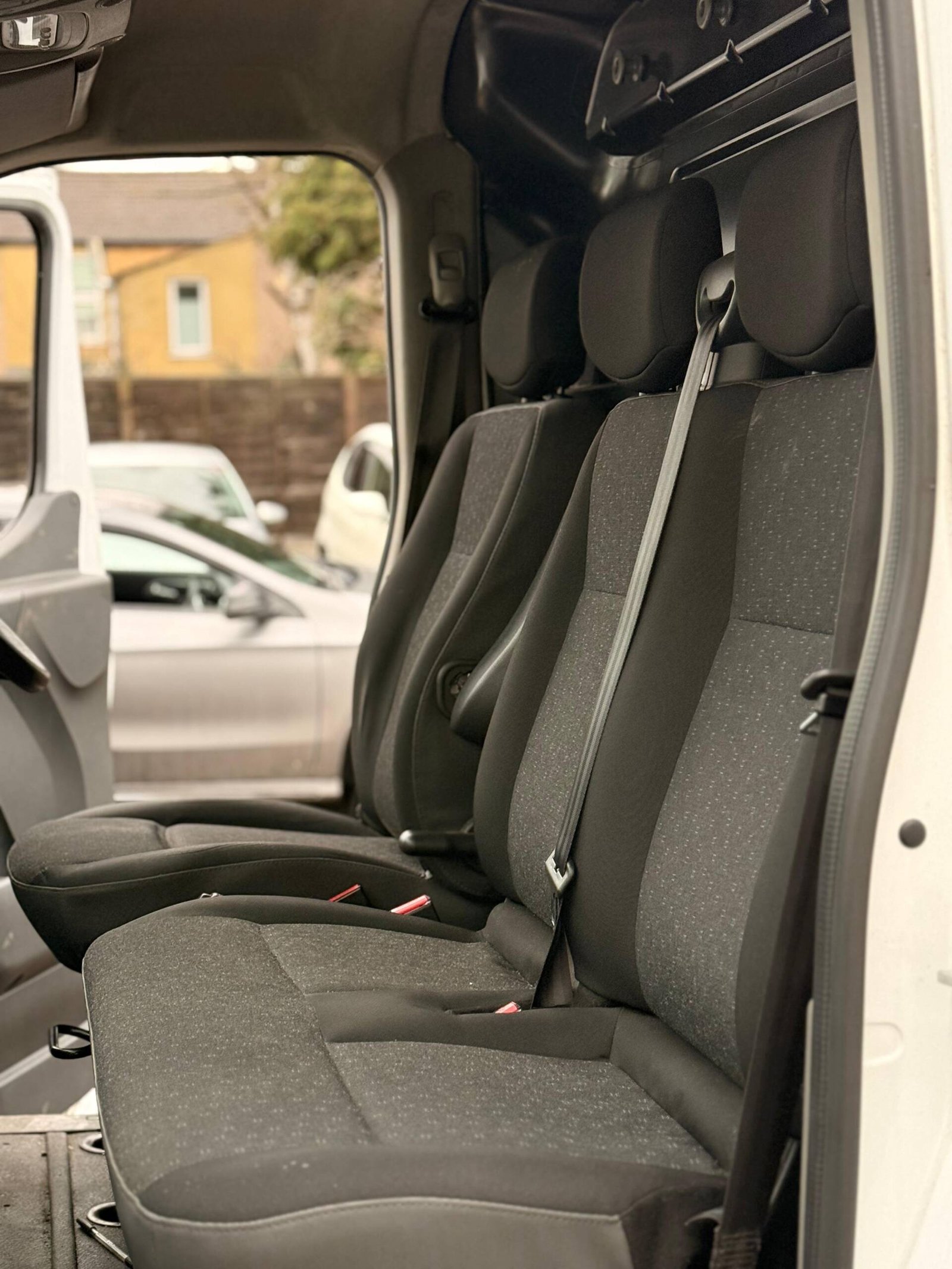 
								VAUXHALL MOVANO 2.3 2021 White full									